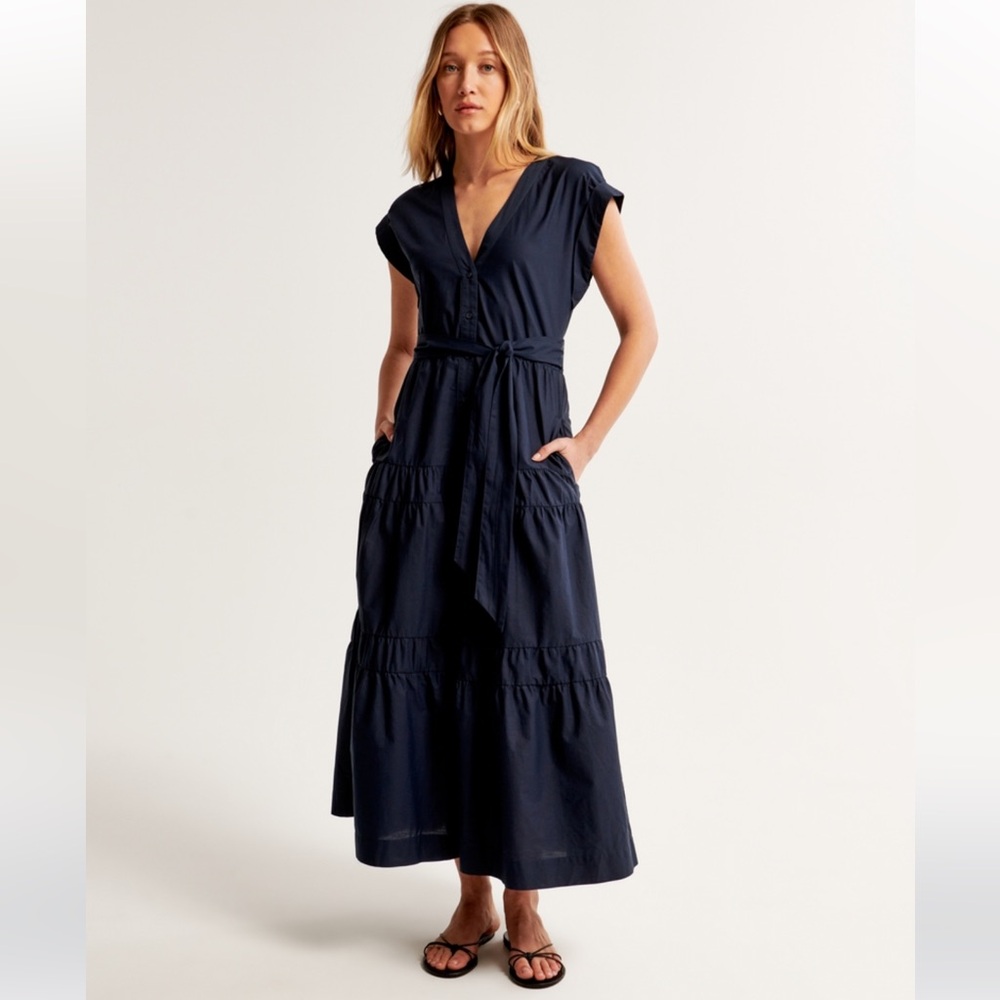 NWT! Abercrombie & Fitch~Tie Maxi Dress in Navy. Size Large. (No Belt Included).